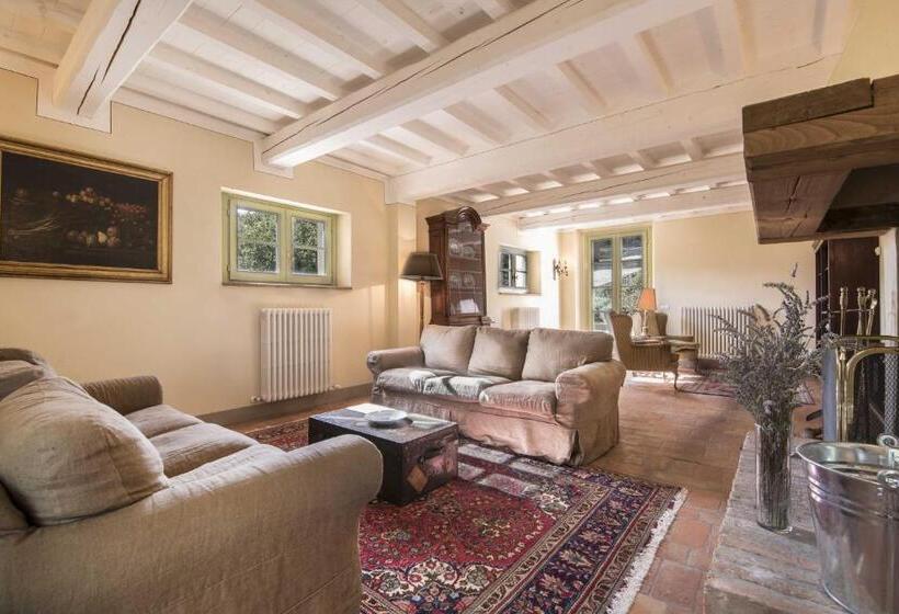 Отель Borgo Di Camporsevoli