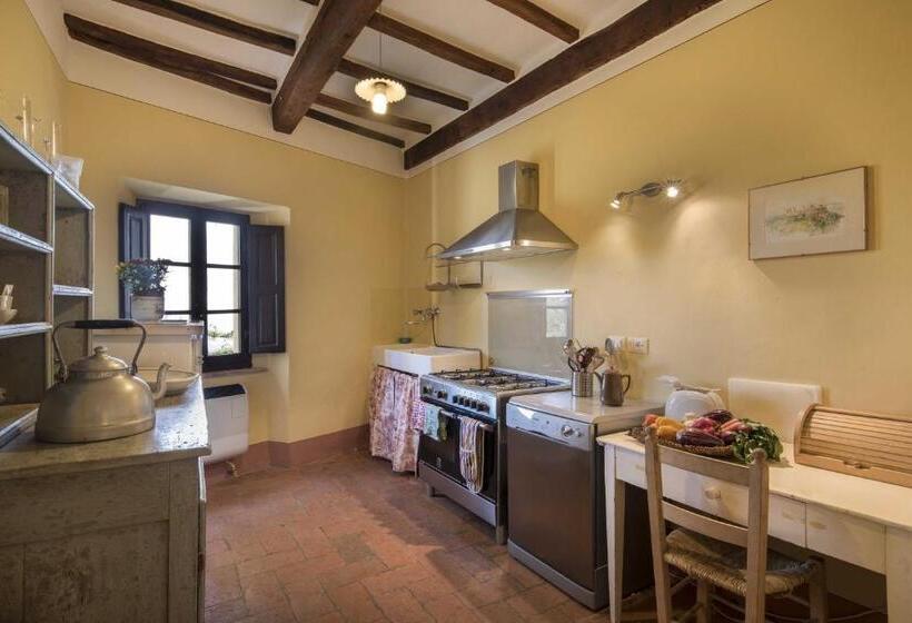 Отель Borgo Di Camporsevoli