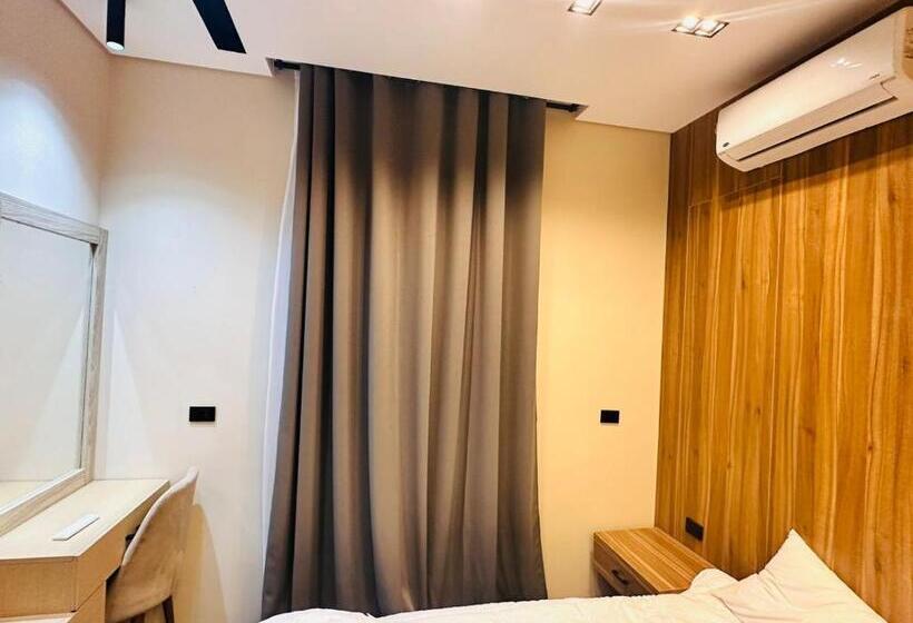 酒店 Farida Habu Palace