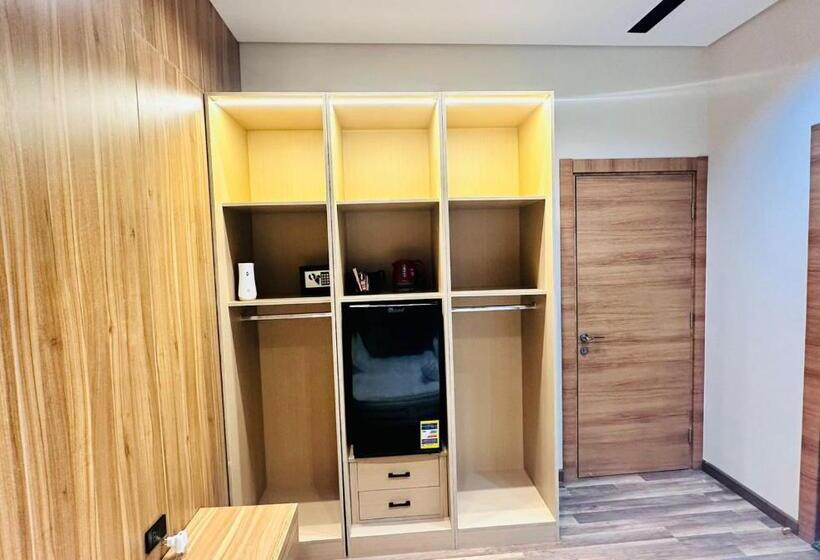 酒店 Farida Habu Palace