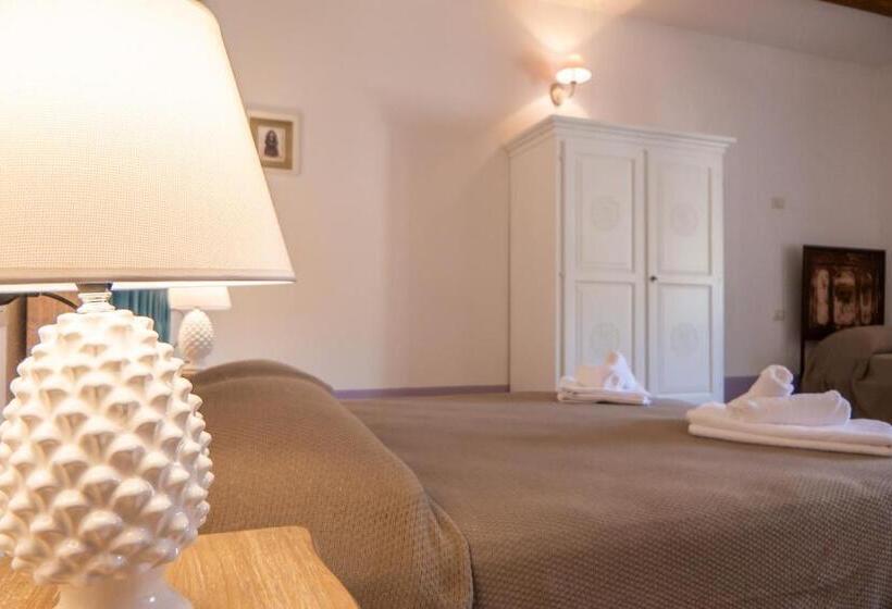 فندق La Ratina Azienda Agricola   Agriturismo   Enoturismo