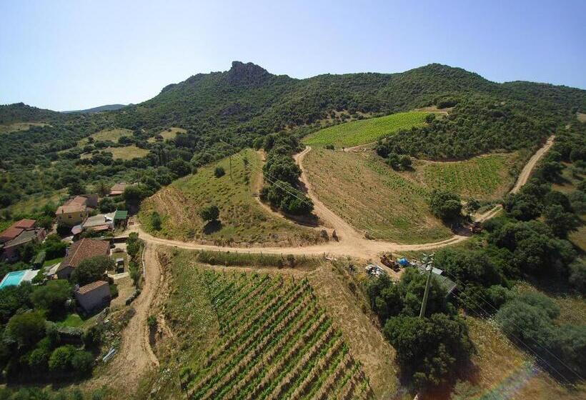 Отель La Ratina Azienda Agricola   Agriturismo   Enoturismo