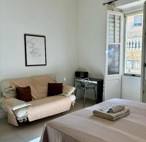 بنسيون Casa Frori