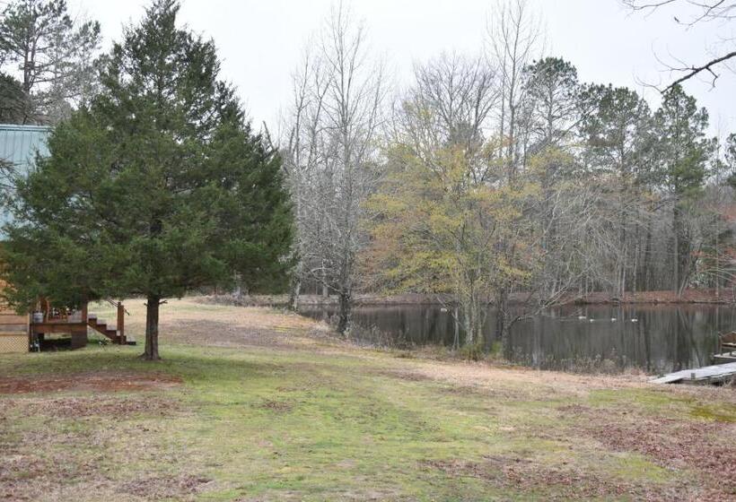 بنسيون Luxury Cabin With Fishing Pond Hot Springs