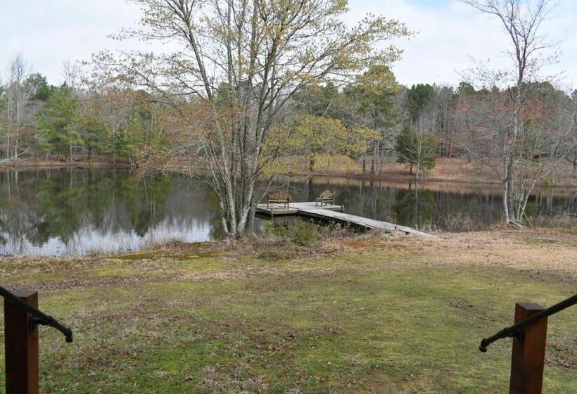 بنسيون Luxury Cabin With Fishing Pond Hot Springs