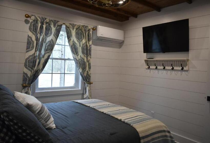 بنسيون Luxury Cabin With Fishing Pond Hot Springs