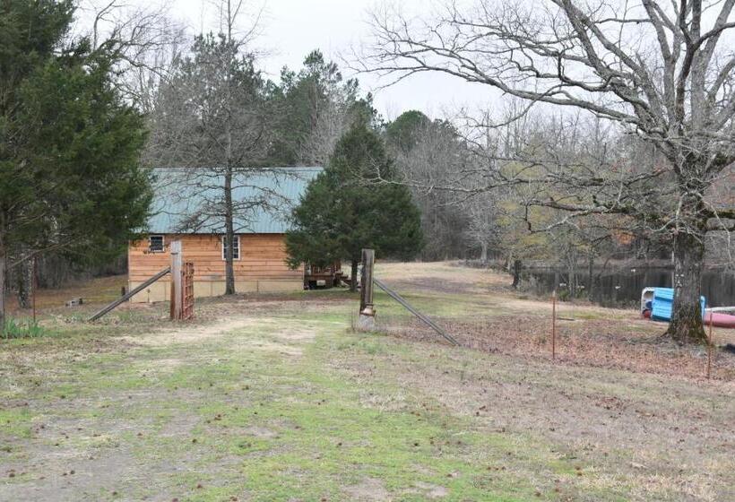 بنسيون Luxury Cabin With Fishing Pond Hot Springs