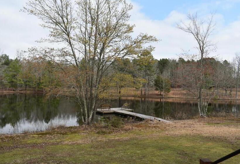 بنسيون Luxury Cabin With Fishing Pond Hot Springs