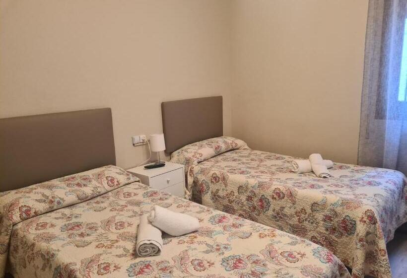 پانسیون Rooms Castro Centro