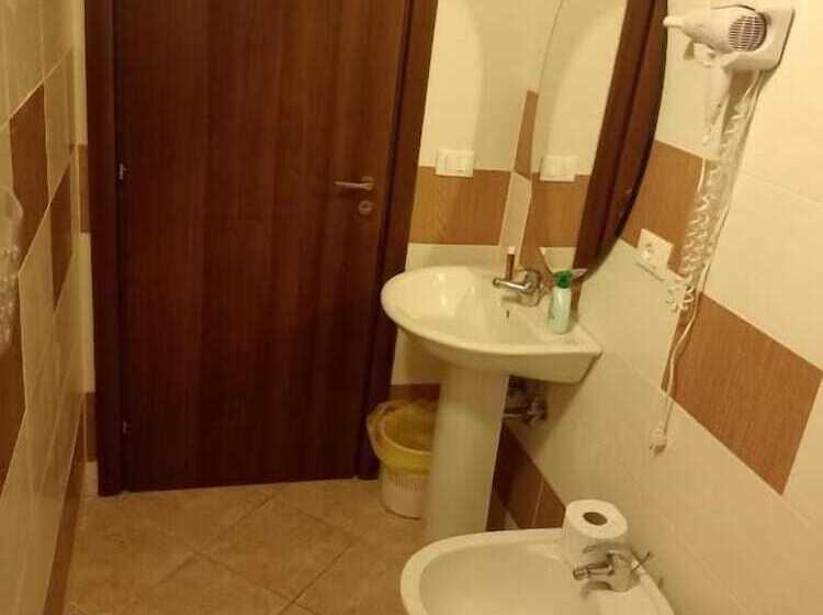 مبيت وإفطار A Taverna Intru U Vicu