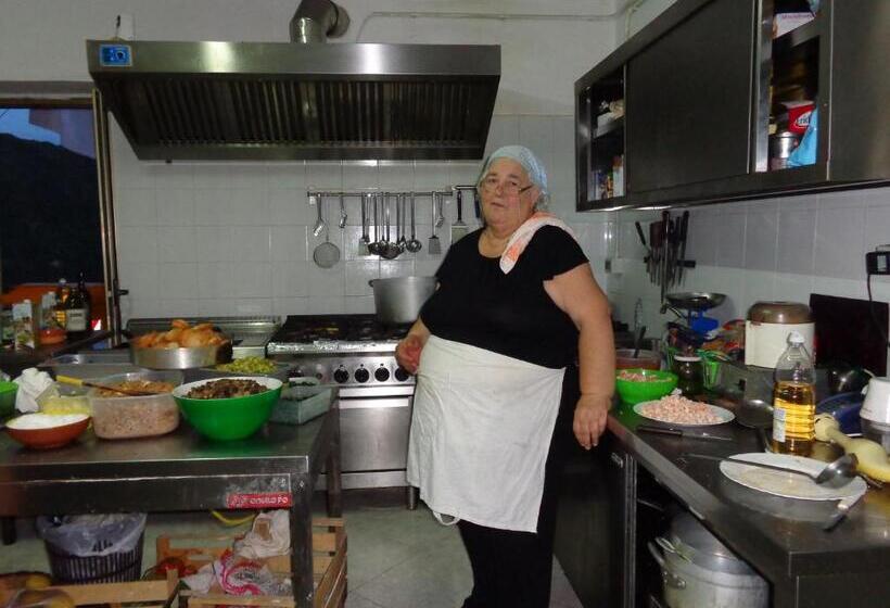 צימר A Taverna Intru U Vicu