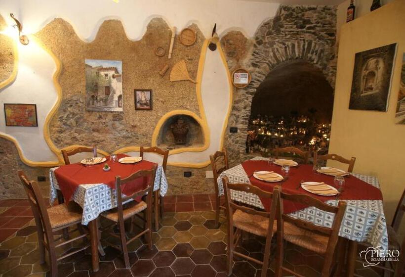 مبيت وإفطار A Taverna Intru U Vicu