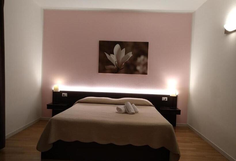 تختخواب و صبحانه Magnolia Room & Breakfast