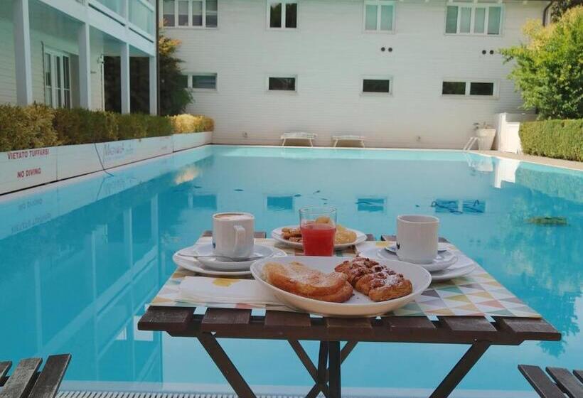 تختخواب و صبحانه Magnolia Room & Breakfast