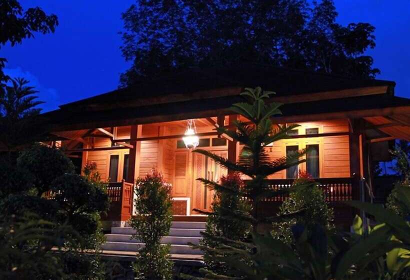 Green Tropical Village Hotel & Resort