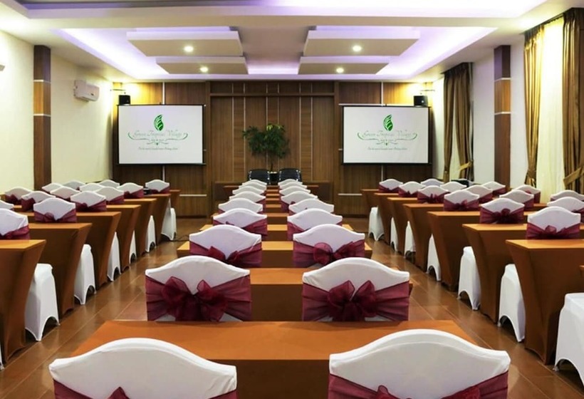 Green Tropical Village Hotel & Resort