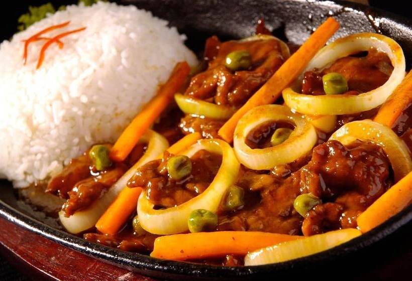 Green Tropical Village Hotel & Resort