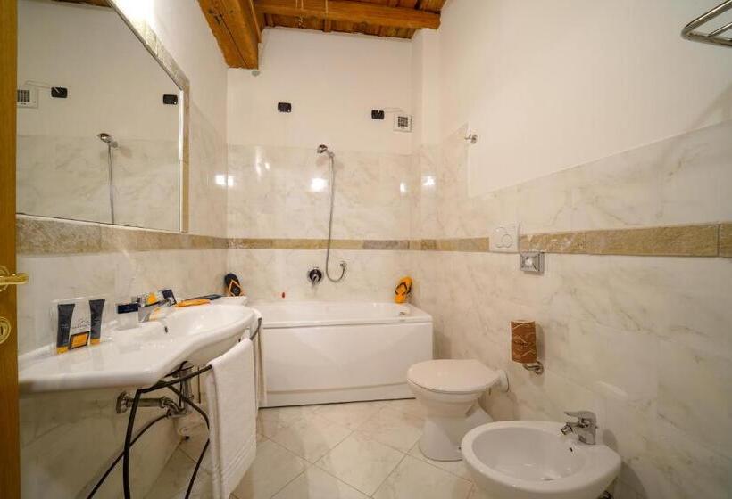 هتل Abetone E Piramidi Resort