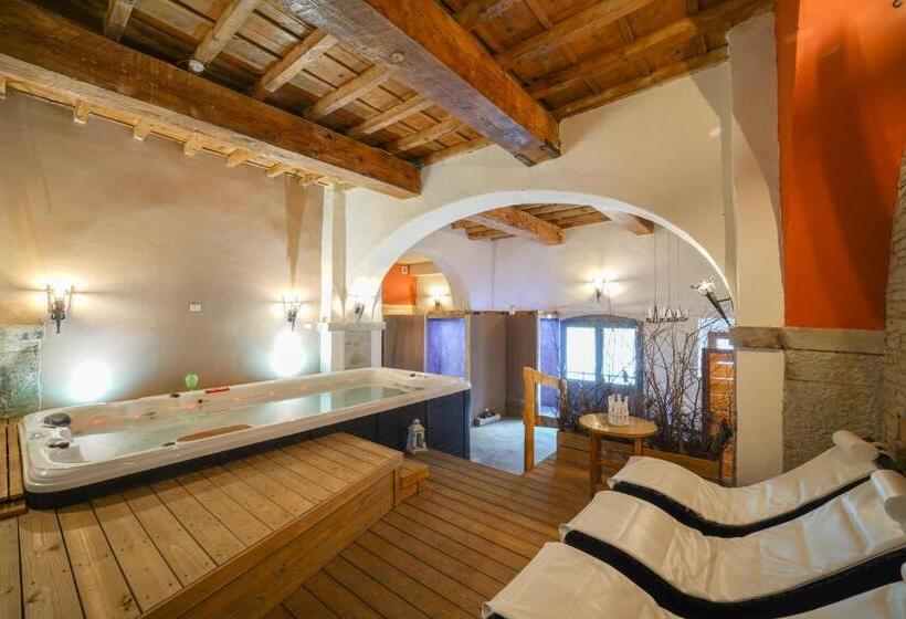 هتل Abetone E Piramidi Resort