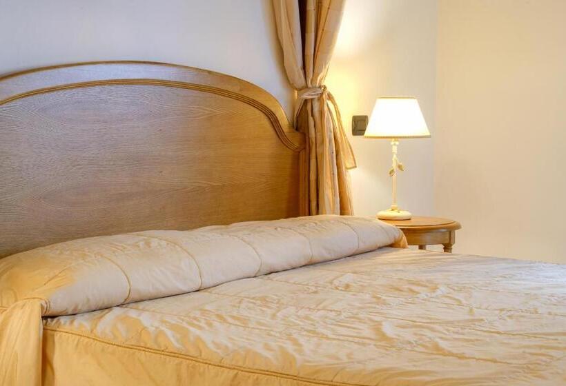 هتل Abetone E Piramidi Resort