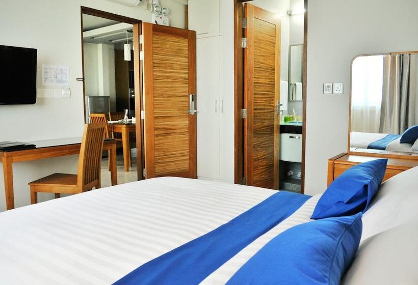 בית מלון כפרי Airport Comfort Inn Premium