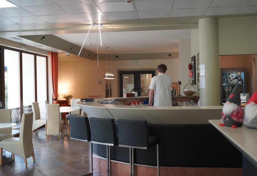 בית מלון כפרי Al Ponte Garnì