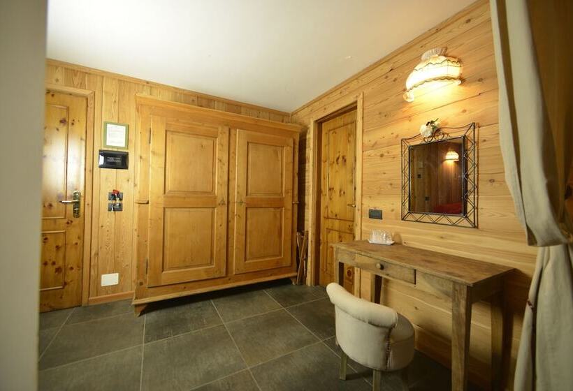 فندق Albergo Alpenrose Ski&bike Mountain