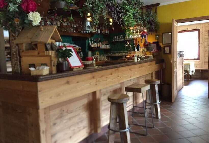 فندق Albergo Alpenrose Ski&bike Mountain