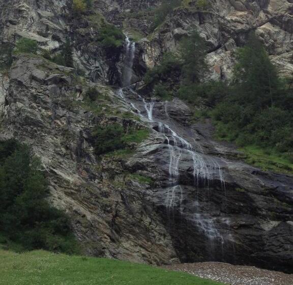 فندق Albergo Alpenrose Ski&bike Mountain