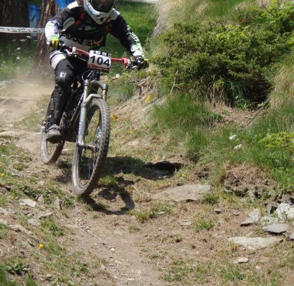 فندق Albergo Alpenrose Ski&bike Mountain