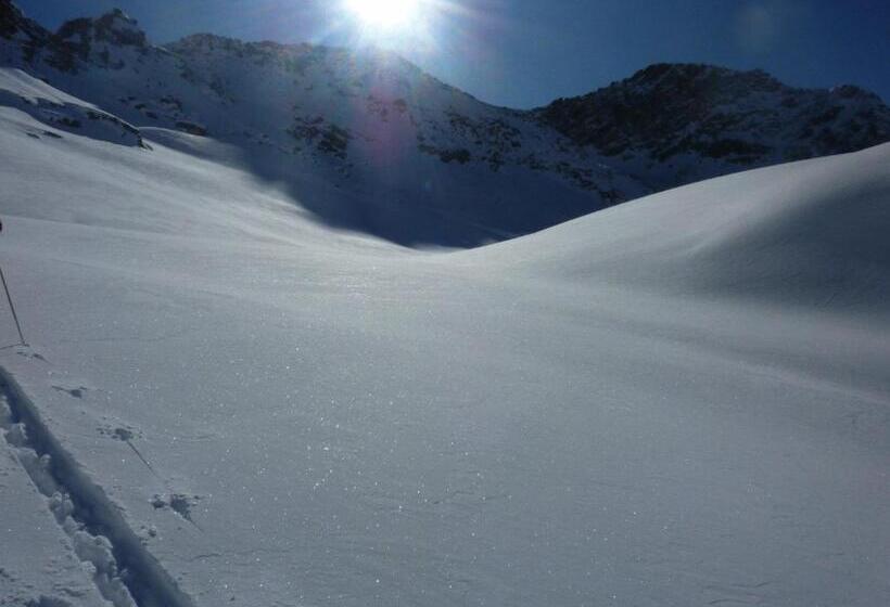 فندق Albergo Alpenrose Ski&bike Mountain