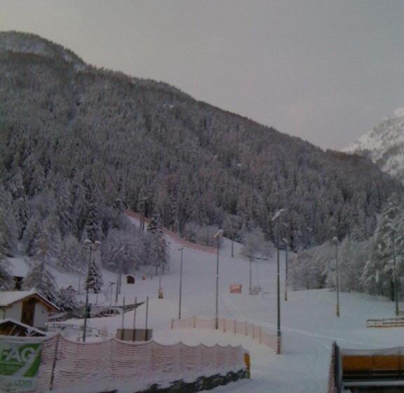 فندق Albergo Alpenrose Ski&bike Mountain