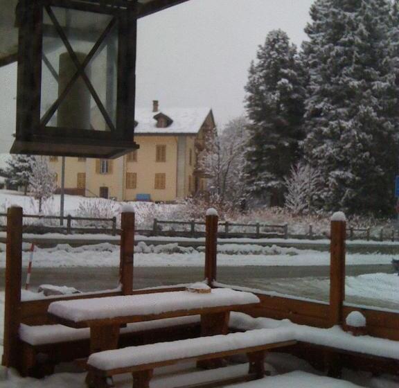 فندق Albergo Alpenrose Ski&bike Mountain