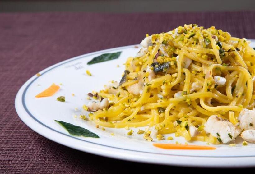 Hotel Albergo Dei Leoni