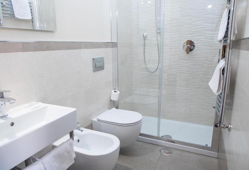 Hotel Albergo Dei Leoni