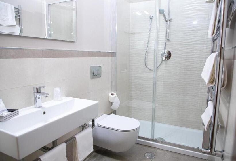 Hotel Albergo Dei Leoni