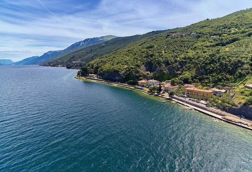 ホテル Albergo Del Garda