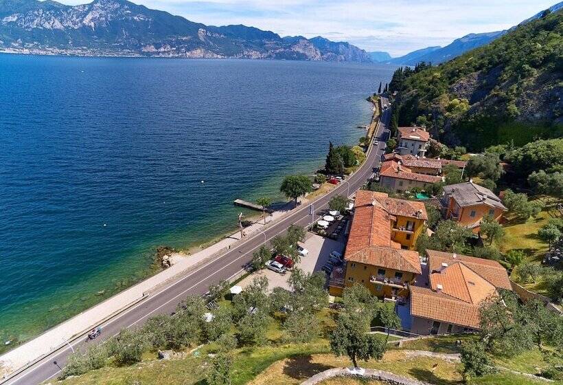 ホテル Albergo Del Garda