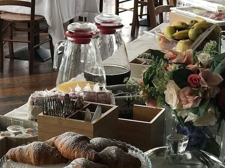 בית מלון כפרי Albergo Della Torre