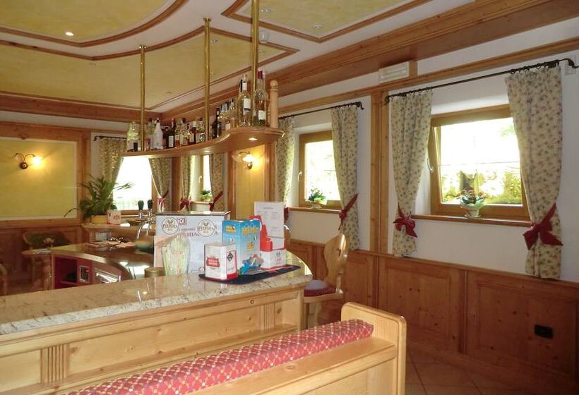 فندق Garnì Costa Verde