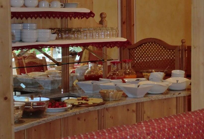 فندق Garnì Costa Verde