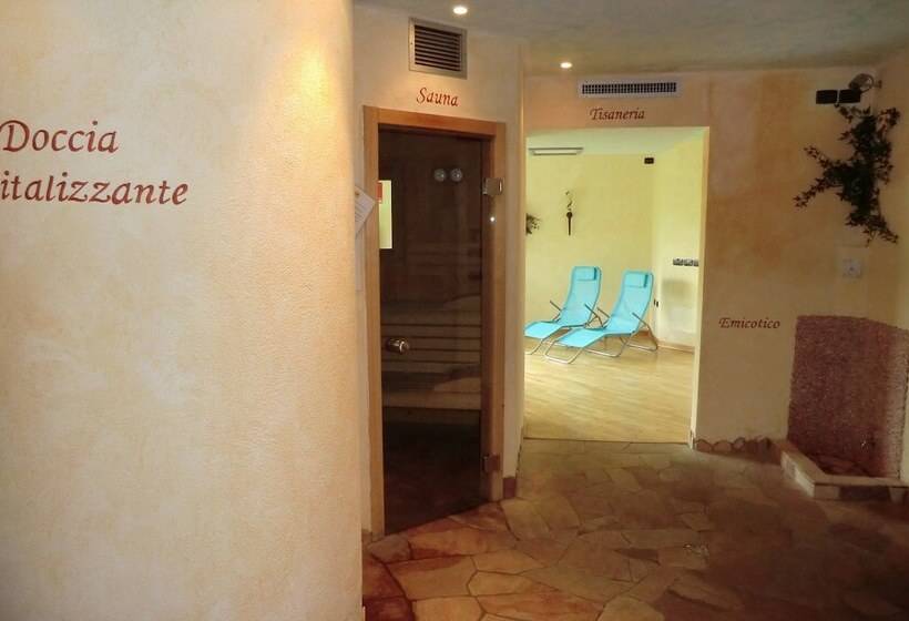 בית מלון כפרי Garnì Costa Verde