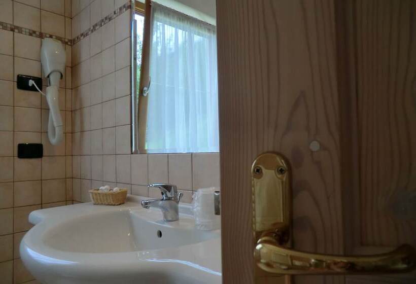 فندق Garnì Costa Verde