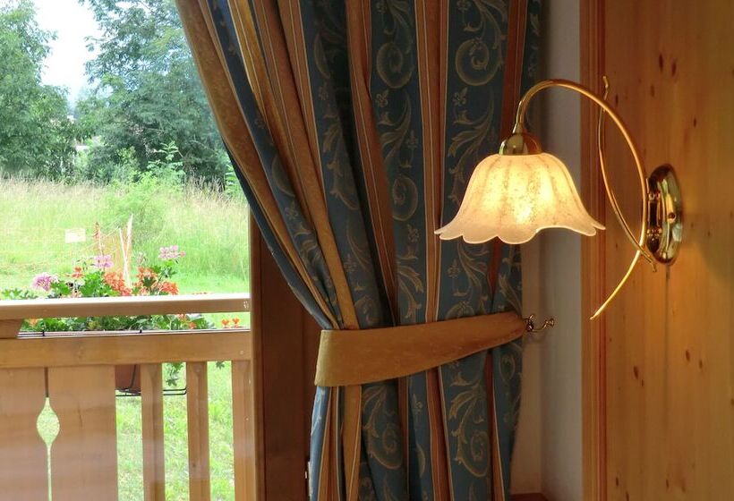 فندق Garnì Costa Verde