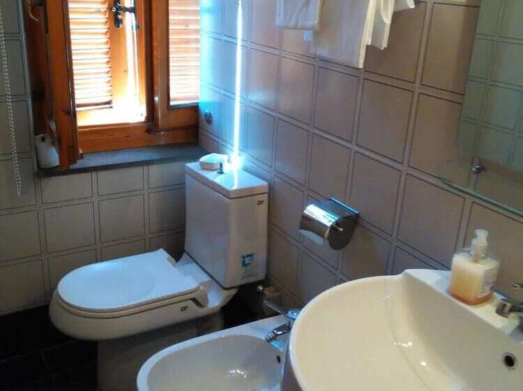 בית מלון כפרי Albergo Villa Sorriso