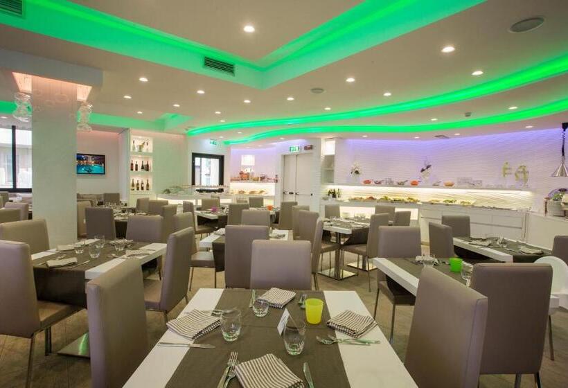 ホテル Ambassador