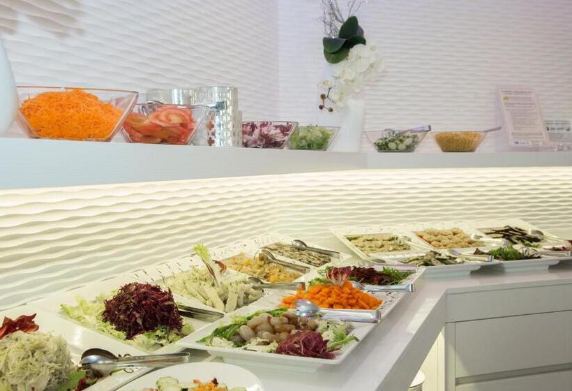 ホテル Ambassador