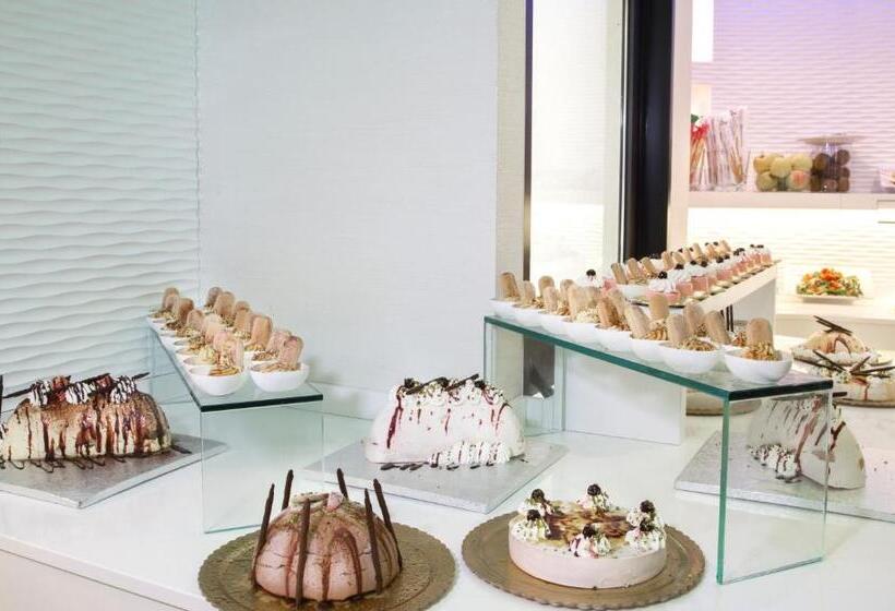 ホテル Ambassador