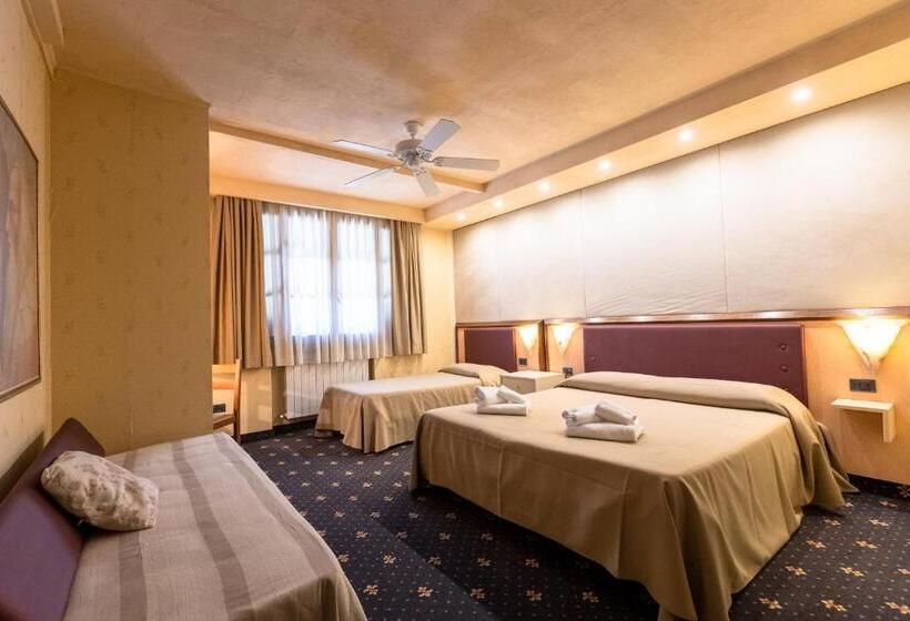 Отель Holiday Rooms Antica Badia