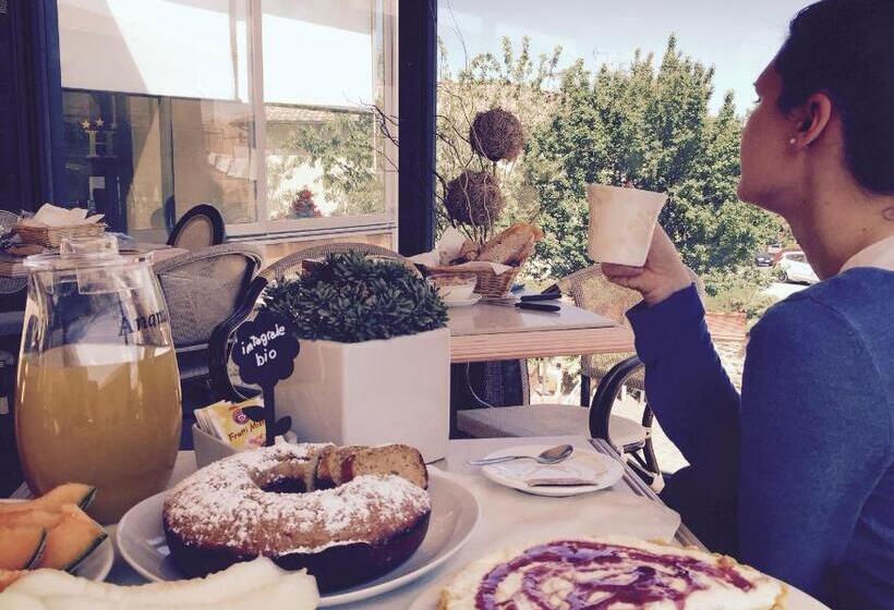 Отель Holiday Rooms Antica Badia